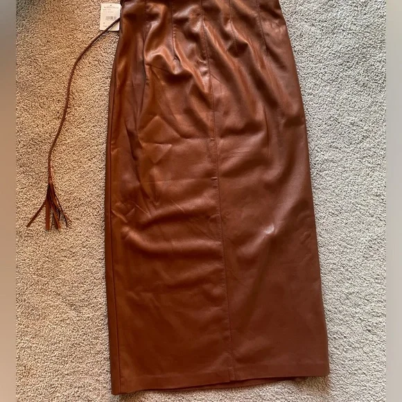 NWT Mother||
The It's-A-Wrap-Midi Skirt in Friar Brown, Faux Leather Medium - Picture 8 of 10